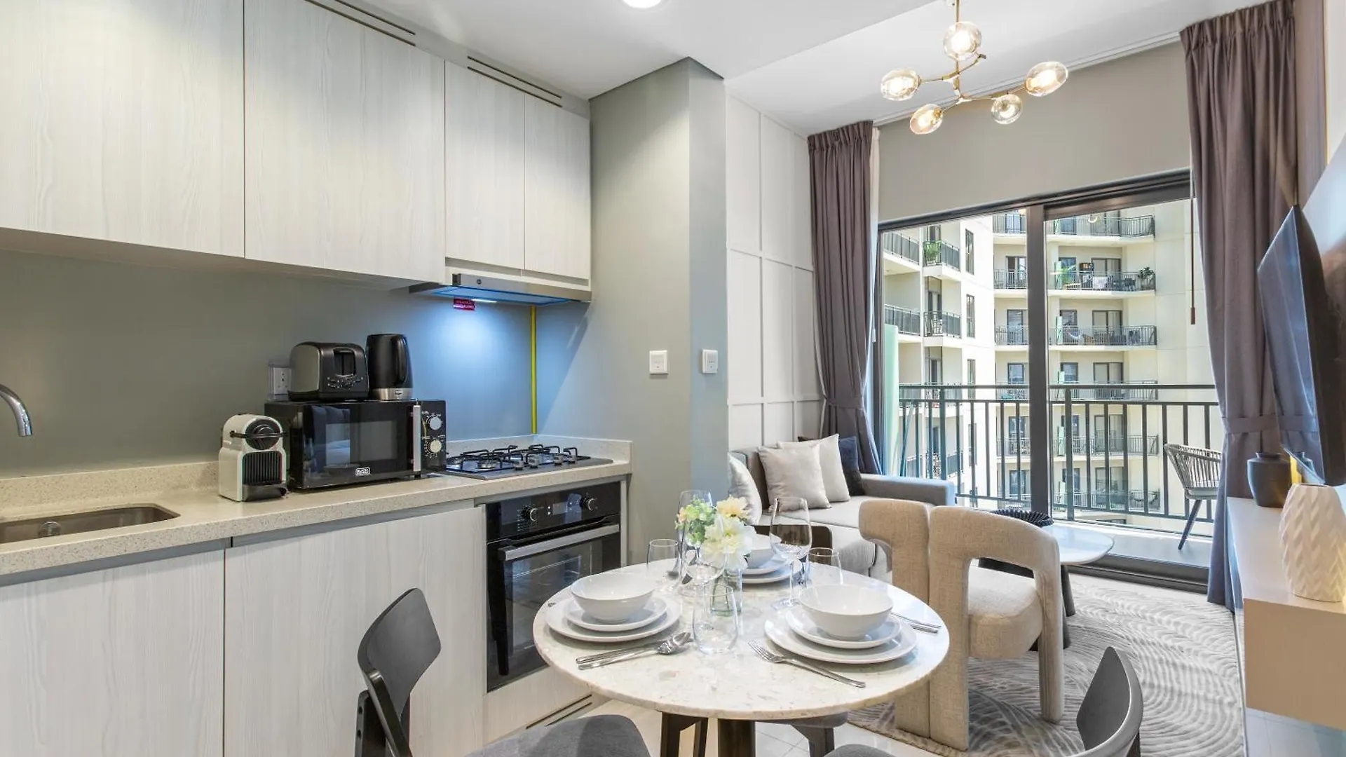 Apartment Sleek 1-Bedroom Getaway In Zada Tower Dubai