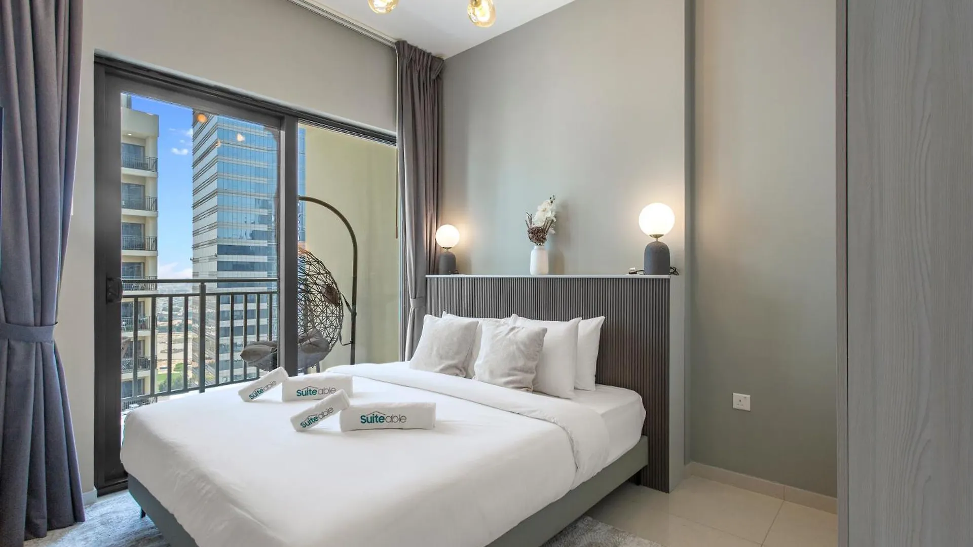 Sleek 1-Bedroom Getaway In Zada Tower Dubai Apartment