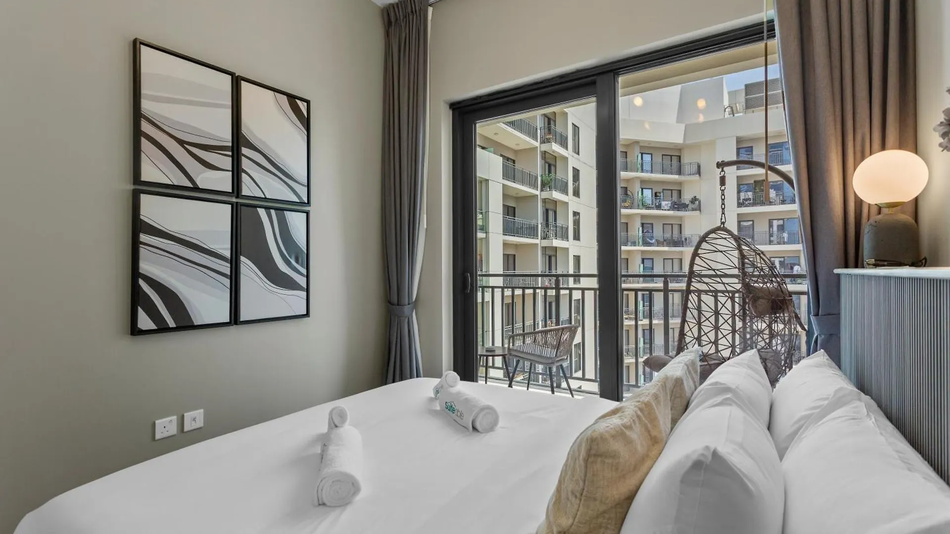 Apartment Sleek 1-Bedroom Getaway In Zada Tower Dubai